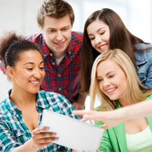 Education infos Students inform themselves about the training at Assmann Electronic GmbH